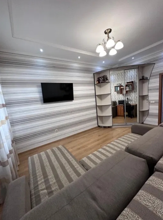 продажа трехкомнатной квартиры номер A-173879 в Малиновском районе, фото номер 10